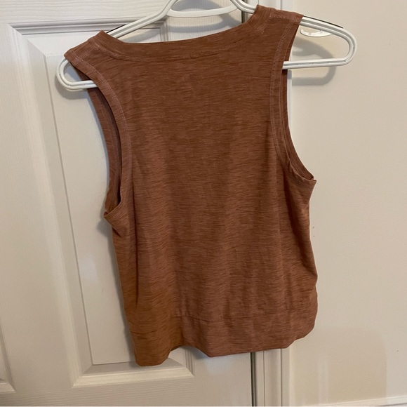 Old Navy Tops - Old Navy breathable active top
